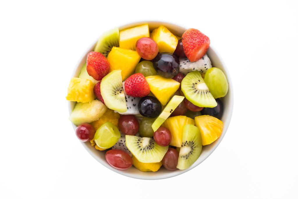 Ilustrasi makanan sehat salad buah.