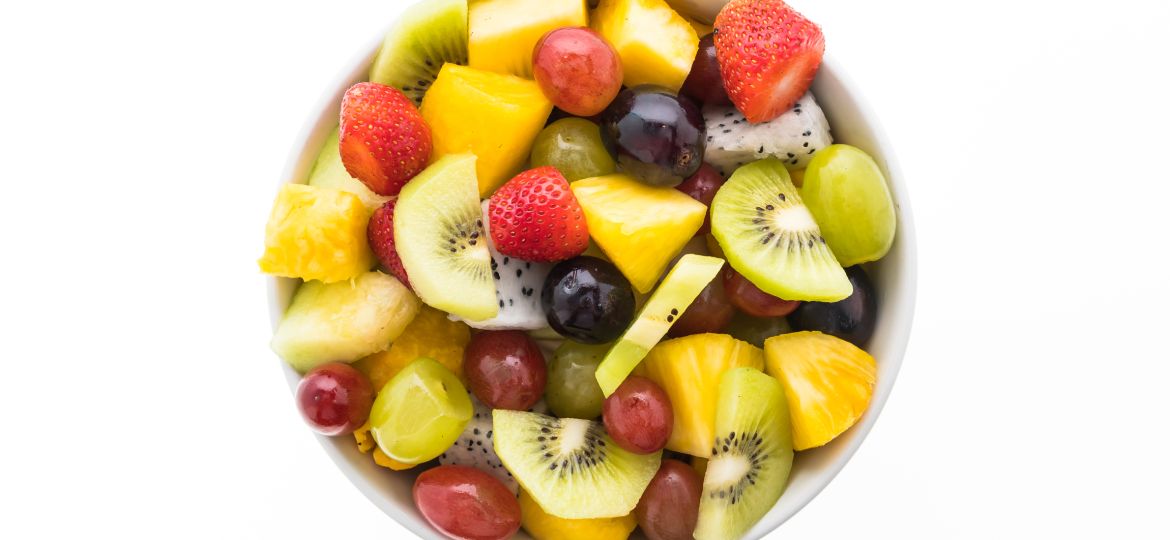 Ilustrasi makanan sehat salad buah.