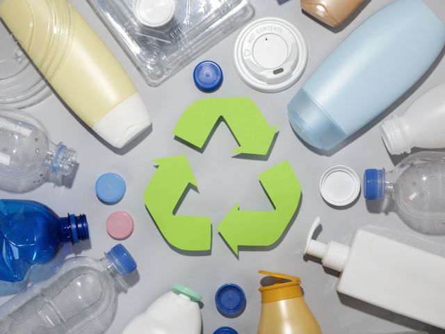 Ilustrasi produk daur ulang sampah